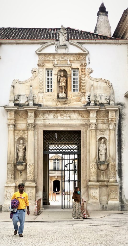 Tempel der Gelehrsamkeit: Portugals älteste Universität in Coimbra 13