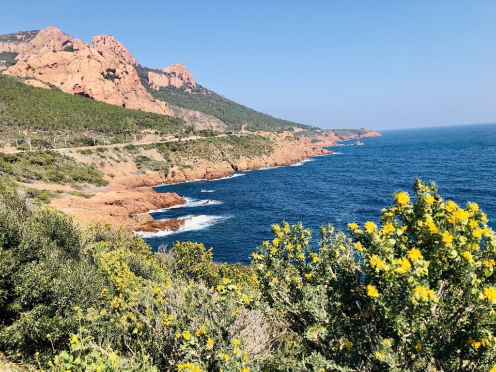 Panoramastraßen, azurblaues Meer und ein Wald von Verbotsschildern: Die Côte d’Azur will keine Camper 39