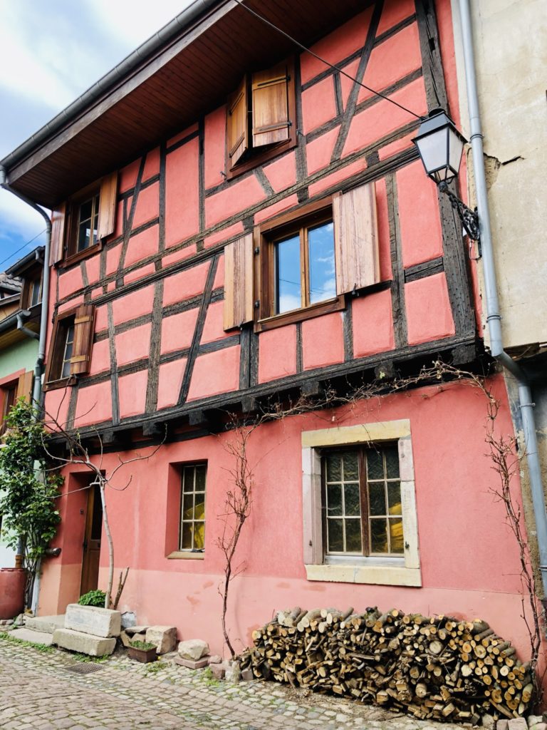 Schlumpfig-Schock im Elsass: Eguisheim übertreibt es mit der Deko 5